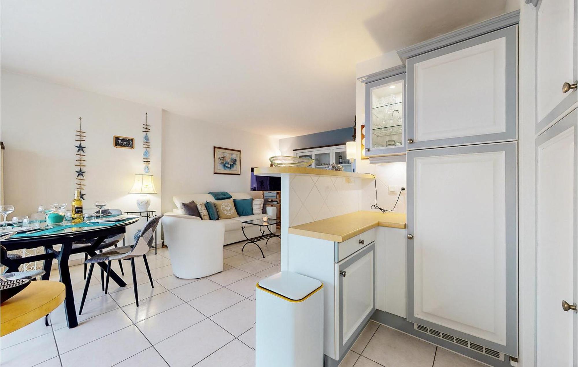 Amazing In With Kitchen *